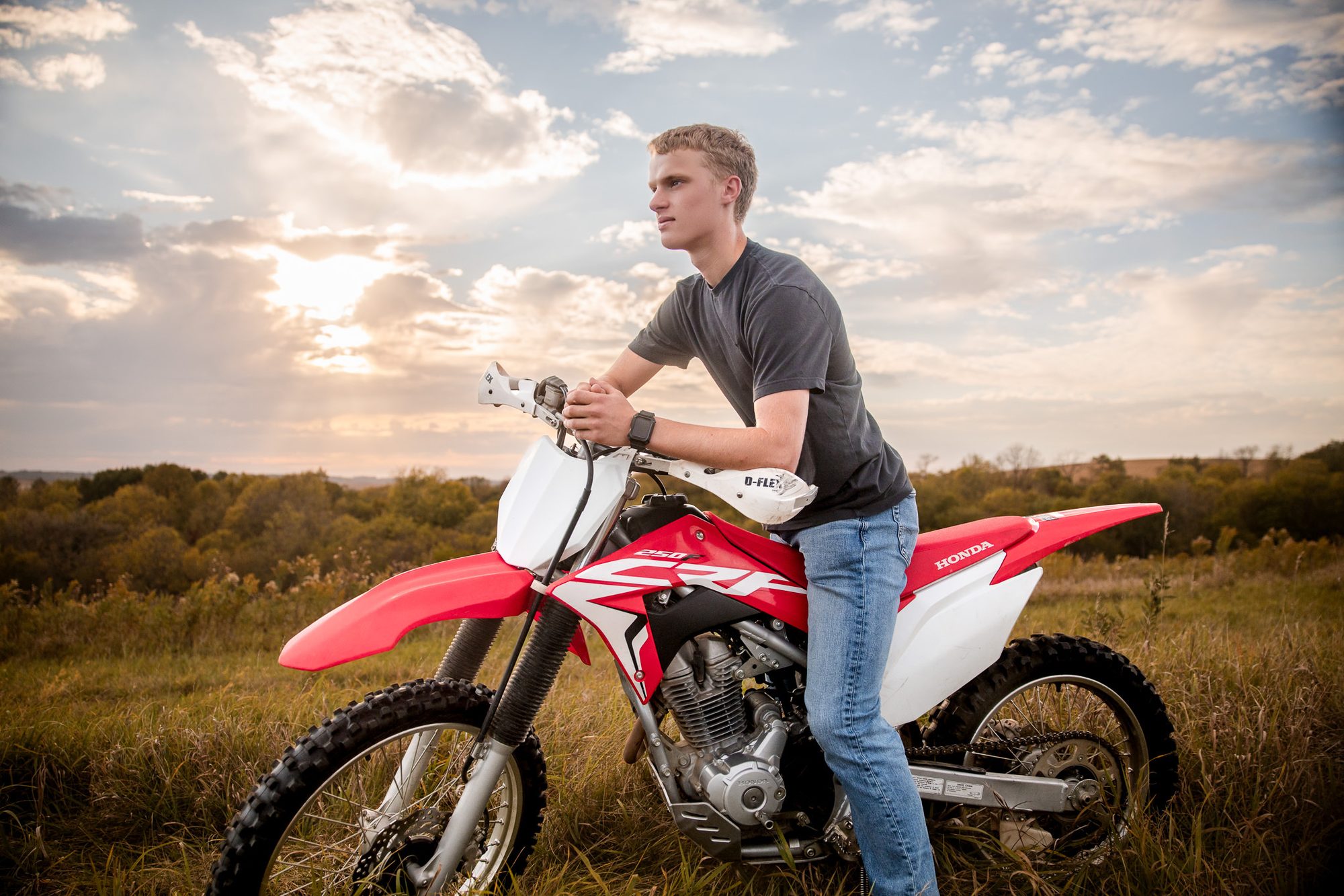 Senior portrait session in Northeast Iowa by Professionally Driven Productions, photo 6