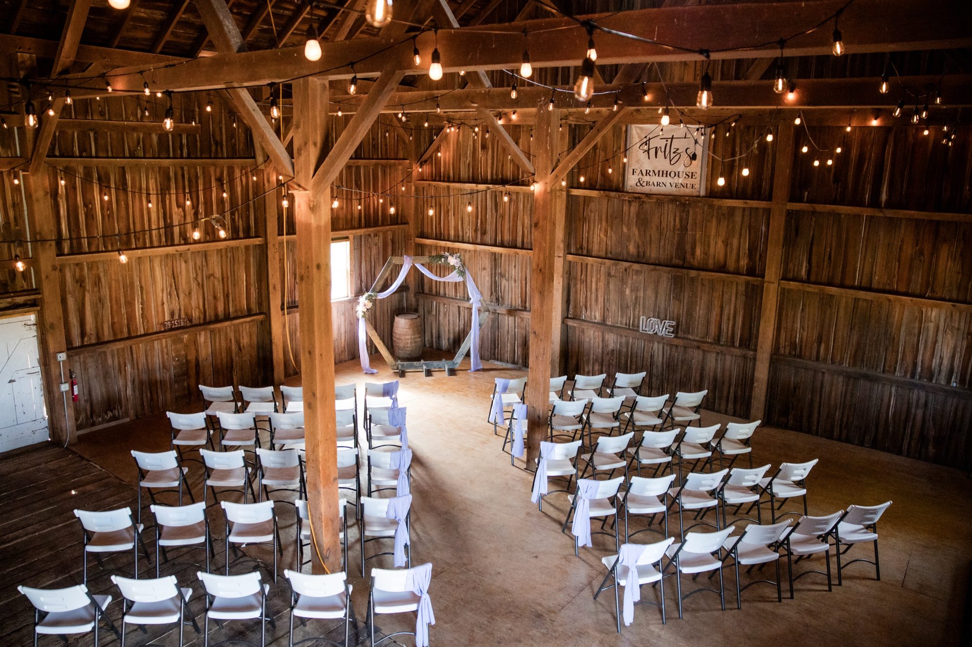 Wedding photography in Northeast Iowa by Professionally Driven Productions, photo 9